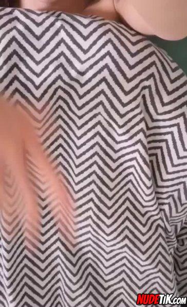 1 Upvote 10 Nudes 001 1.jpeg