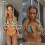 Bikini TikTok vs Reddit 💙 💛