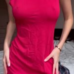 The famous Influencer shows her whole naked body